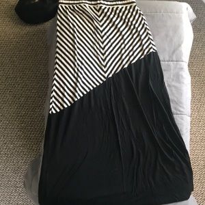 Black and white maxi skirt